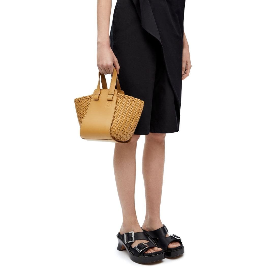 LOEWE COMPACT HAMMOCK BAG IN CALFSKIN - Image 9