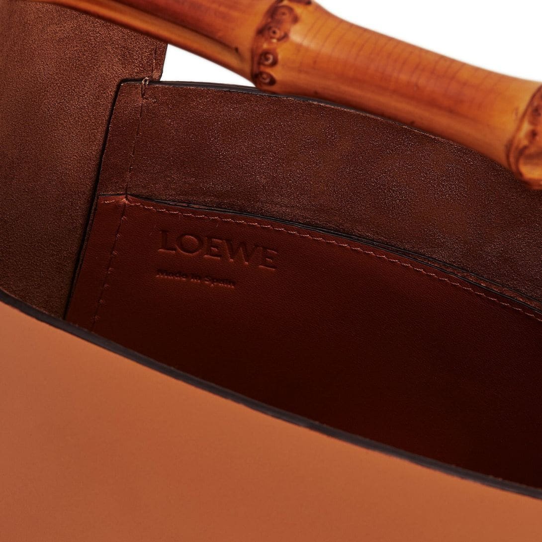 LOEWE BAMBOO BUCKET BAG IN CALFSKIN - Image 5