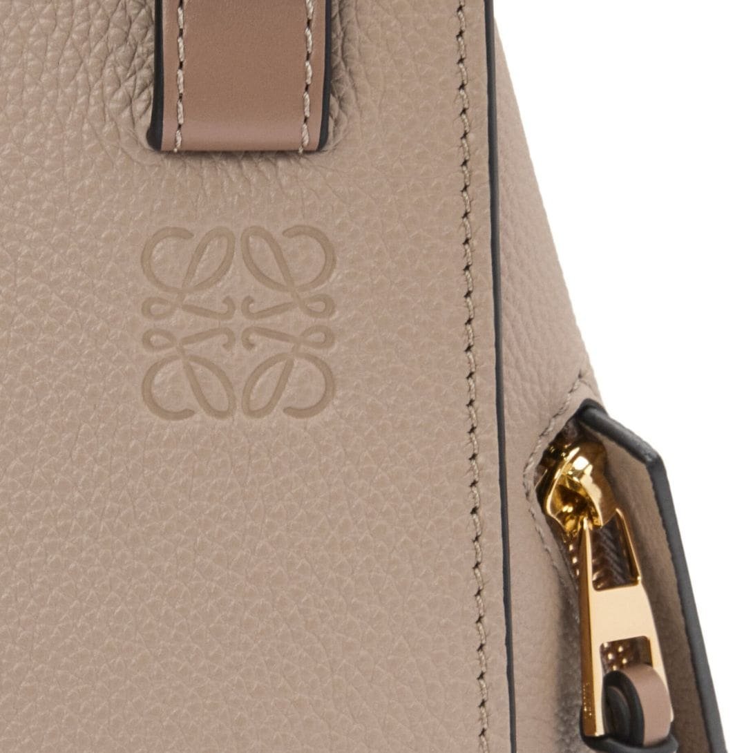 LOEWE SMALL HAMMOCK BAG IN SOFT GRAINED CALFSKIN - Image 8