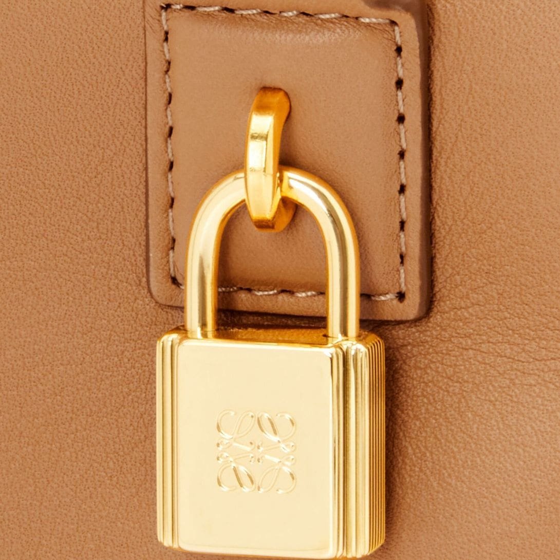 LOEWE AMAZONA 16 SQUARE BAG IN CALFSKIN NAPPA - Image 8