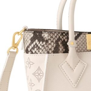 LOUIS VUITTON ON MY SIDE PM