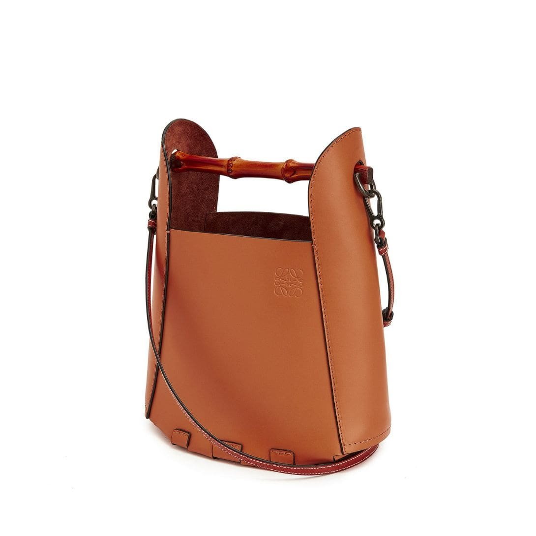 LOEWE BAMBOO BUCKET BAG IN CALFSKIN - Image 2