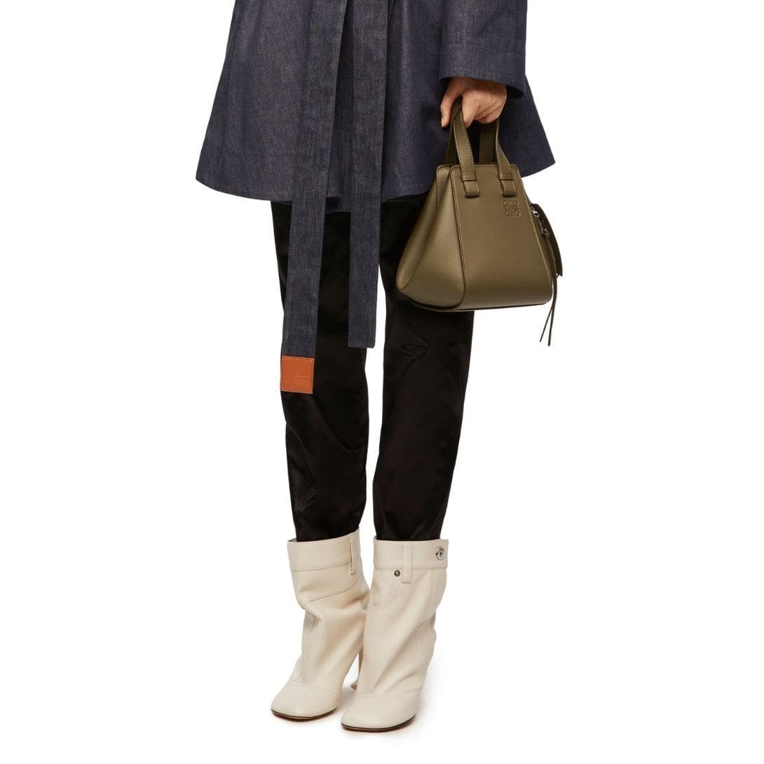 LOEWE COMPACT HAMMOCK BAG IN CLASSIC CALFSKIN - Image 9