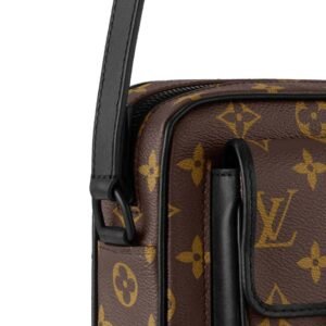 LOUIS VUITTON CHRISTOPHER WEARABLE WALLET