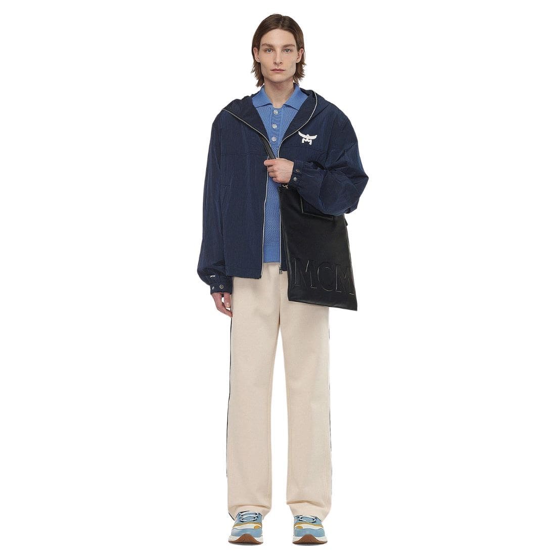 MCM MEDIUM AREN FOLD TOTE IN MEGA LAUREL LEATHER BLACK - Image 3