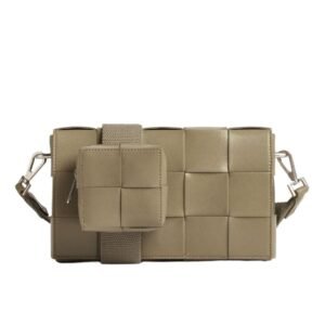 BOTTEGA VENETA CASSETTE WITH VERSATILE STRAP