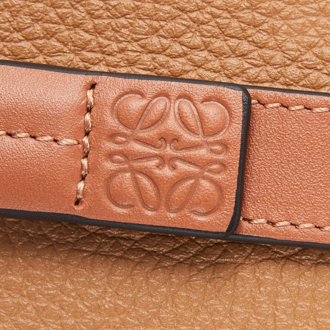 LOEWE MEDIUM VERTICAL WALLET IN SOFT GRAINED CALFSKIN - Image 5