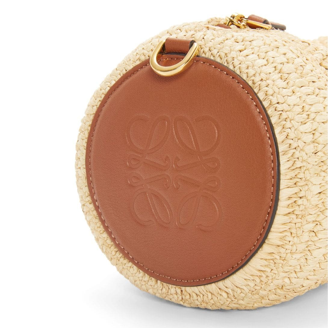 LOEWE LARGE BRACELET CLUTCH BAG IN RAFFIA AND CALFSKIN - Image 4
