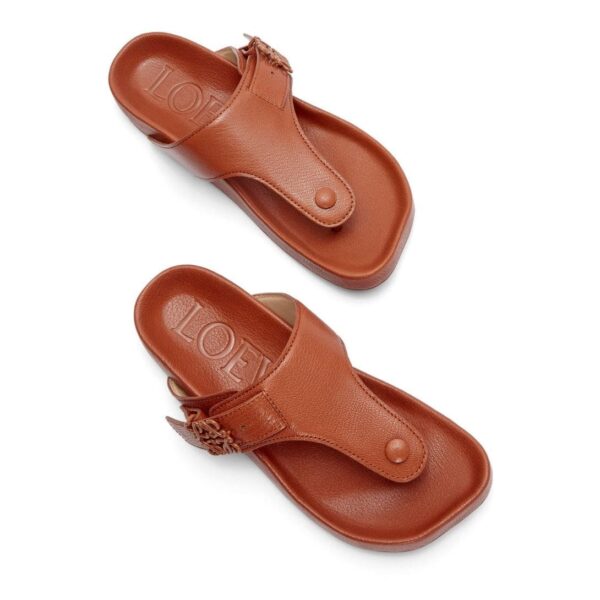 LOEWE ANAGRAM EASE SANDAL IN KIDSKIN - Image 3