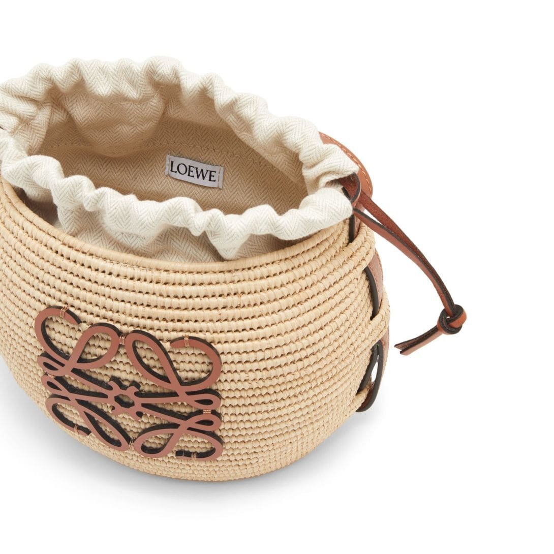 LOEWE BEEHIVE BASKET BAG IN RAFFIA AND CALFSKIN - Image 4