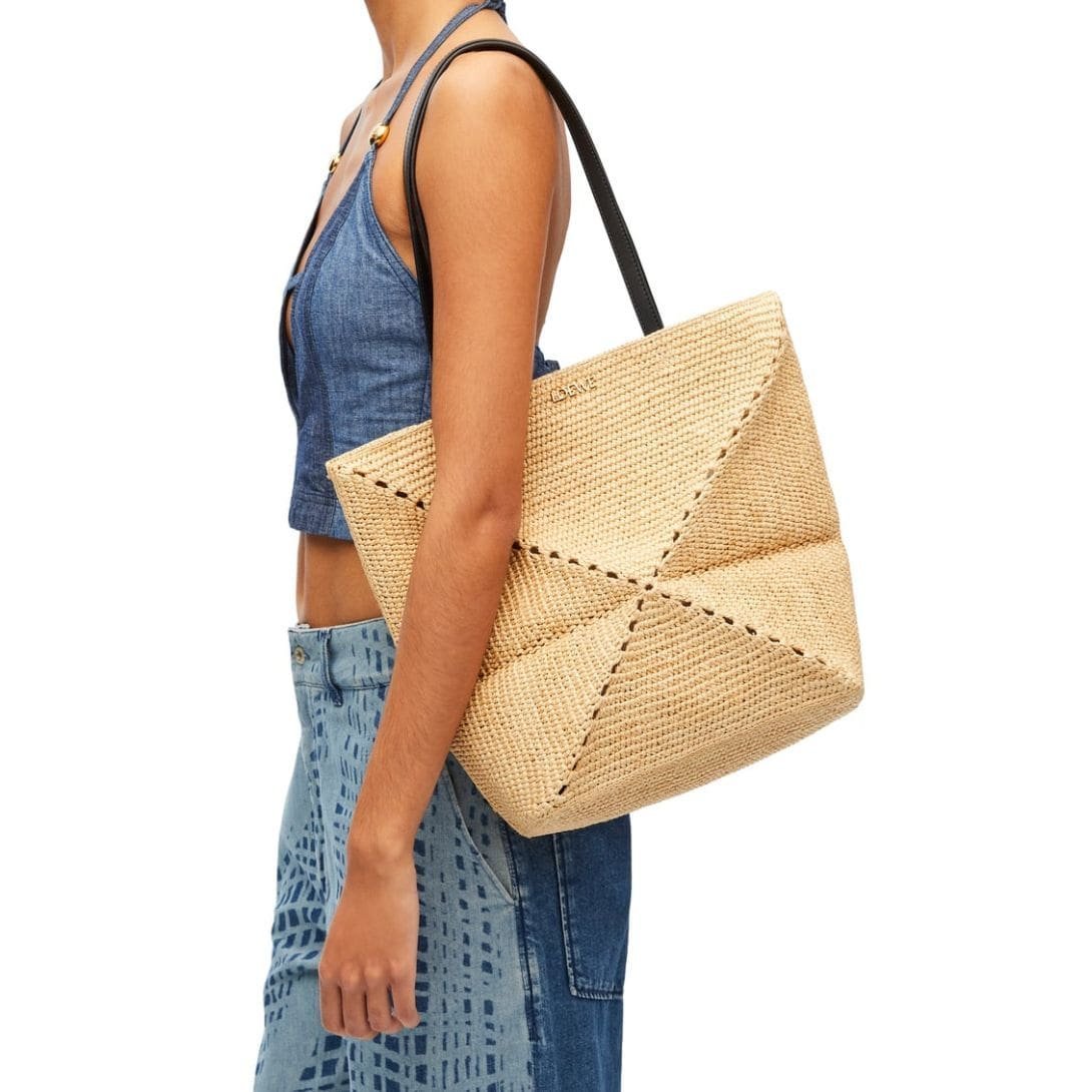 LOEWE PUZZLE FOLD TOTE BAG IN RAFFIA - Image 9