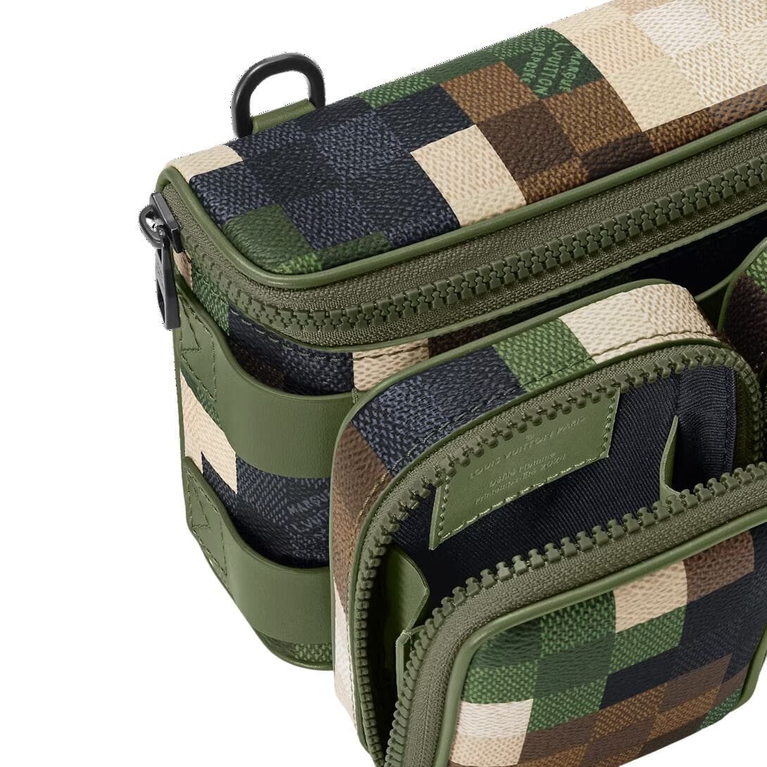 LOUIS VUITTON LV TRAIL WEARABLE WALLET - Image 4