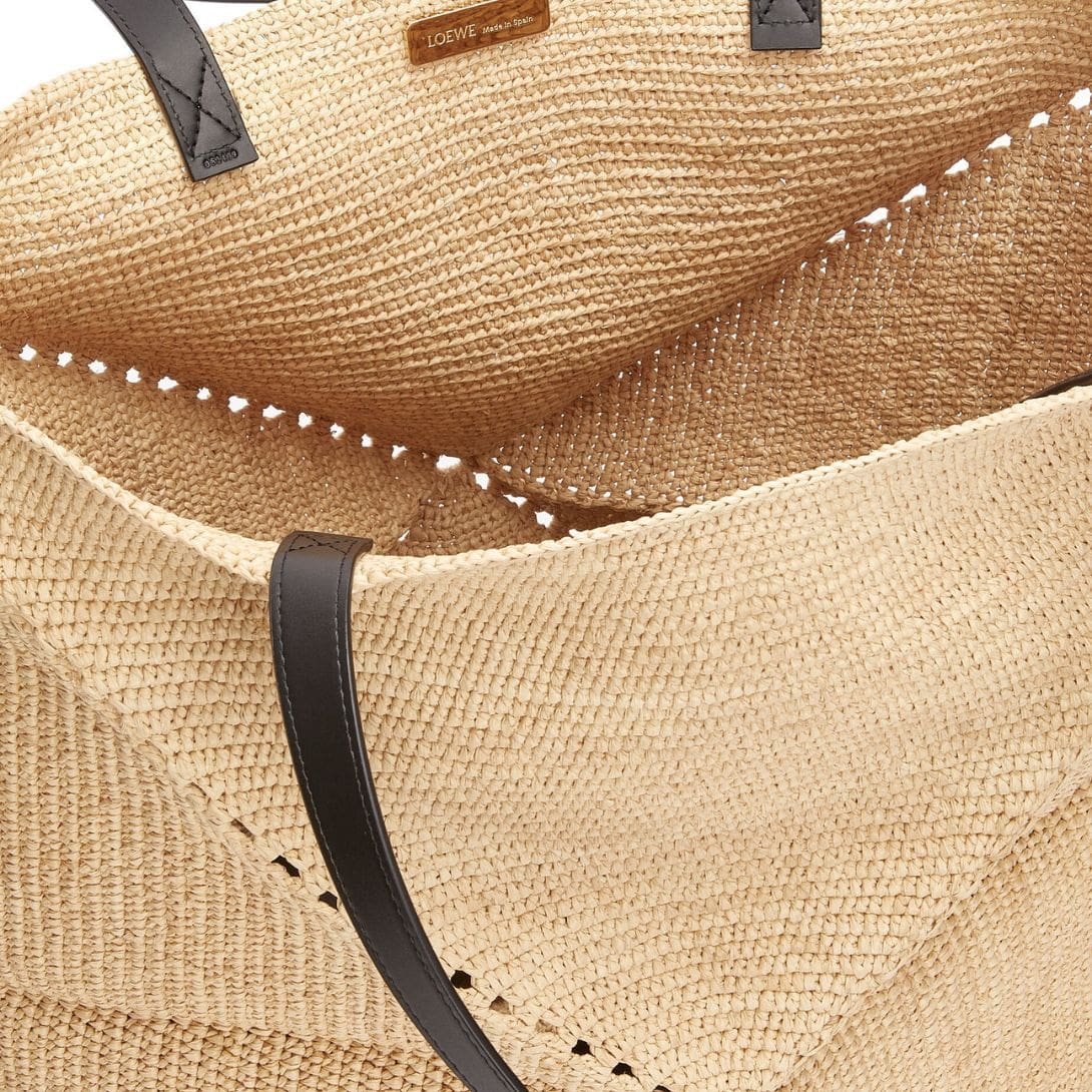 LOEWE PUZZLE FOLD TOTE XL BAG IN RAFFIA - Image 5