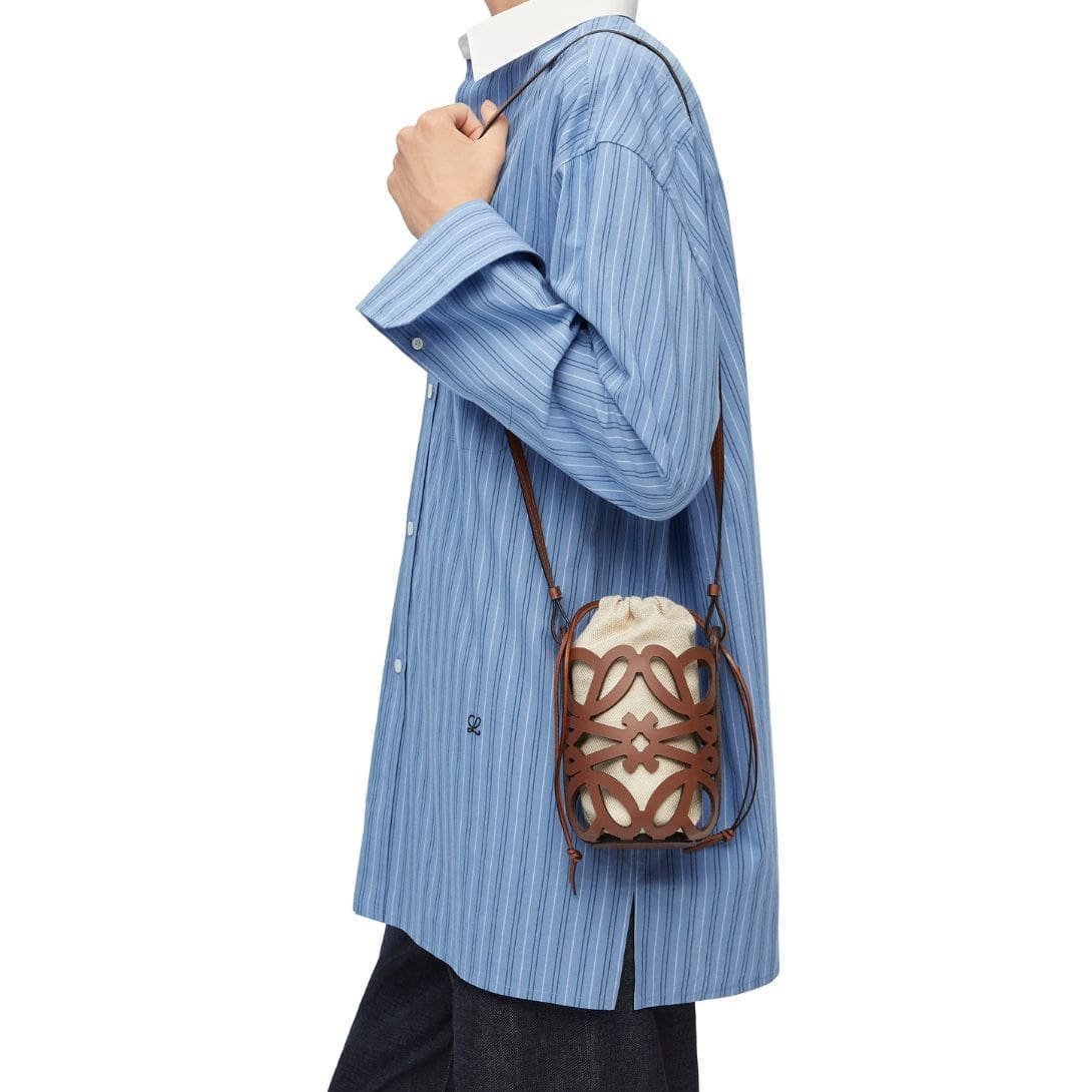 LOEWE POCKET WITH CUT OUT ANAGRAM IN CALFSKIN AND CLASSIC CANVAS - Image 7