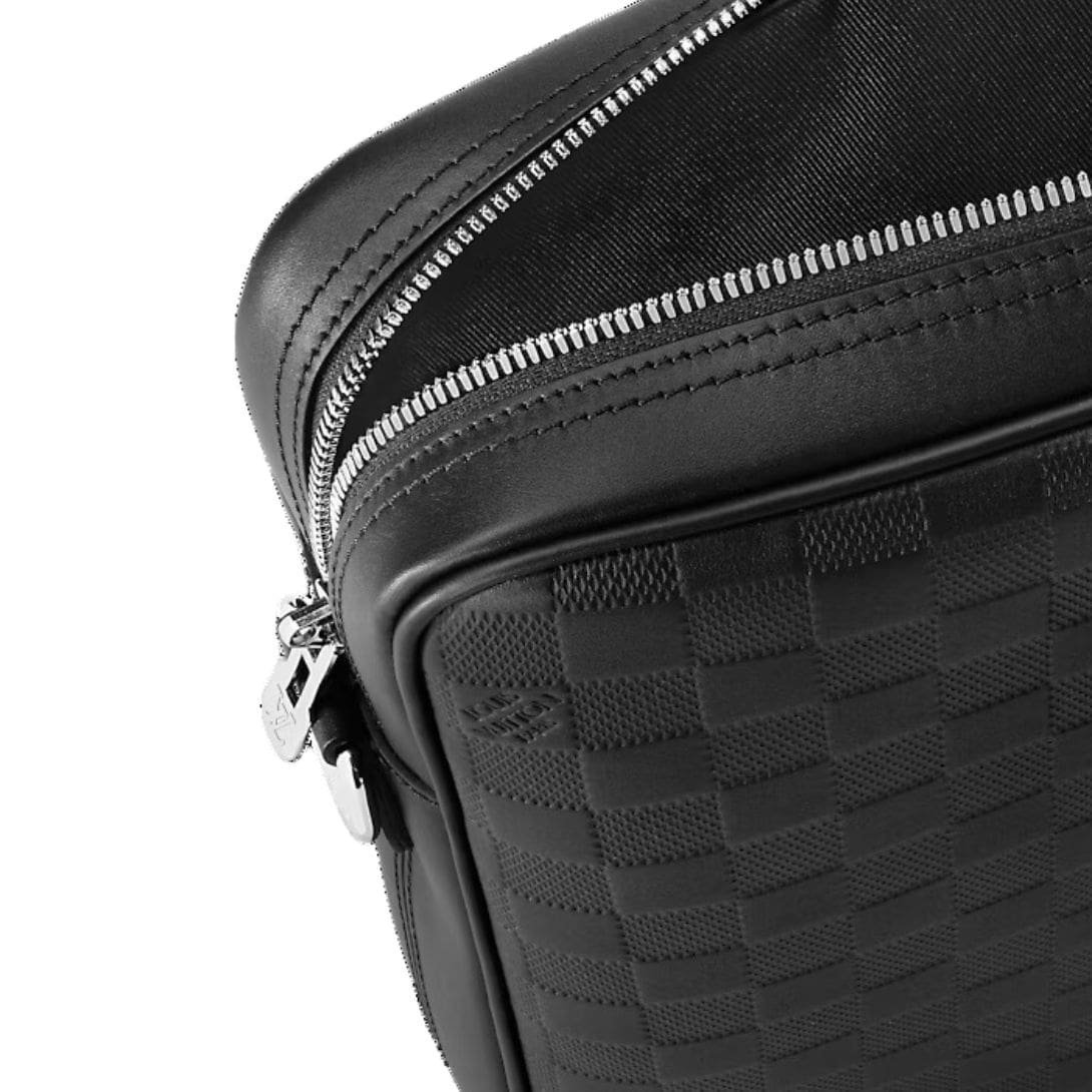 LOUIS VUITTON PORTE DOCUMENTS VOYAGE PM - Image 4