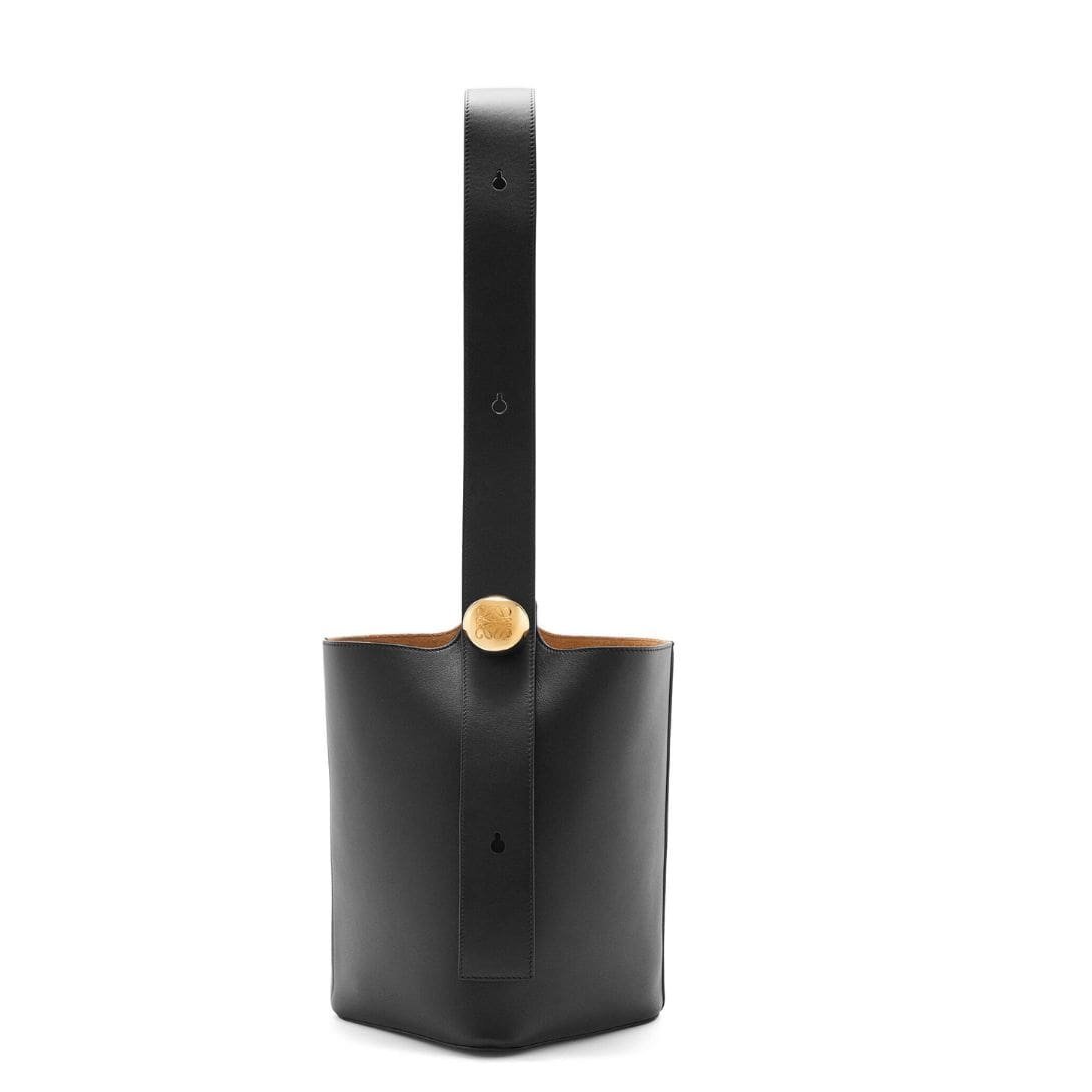 LOEWE MEDIUM PEBBLE BUCKET BAG IN SOFT CALFSKIN - Image 4