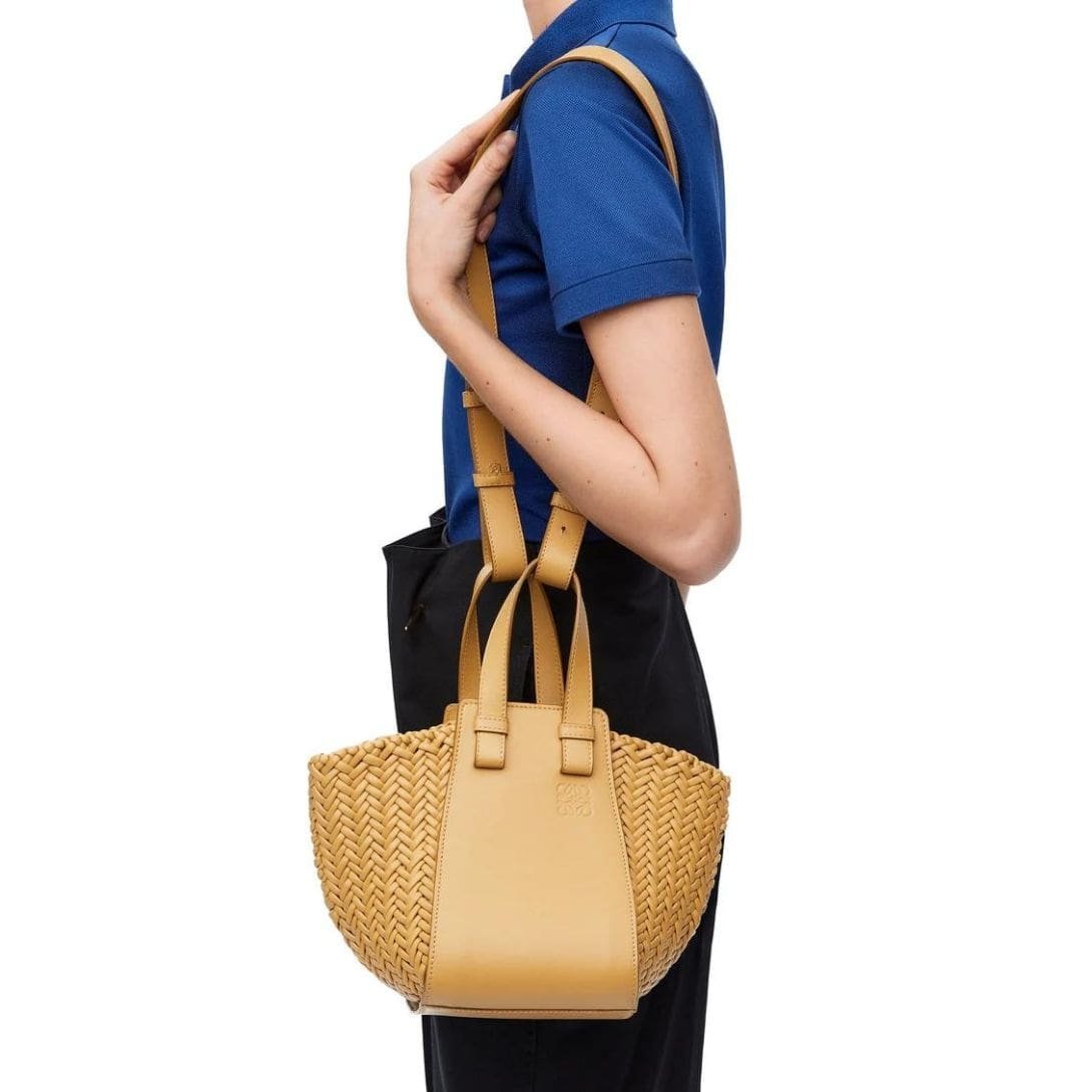 LOEWE COMPACT HAMMOCK BAG IN CALFSKIN - Image 8