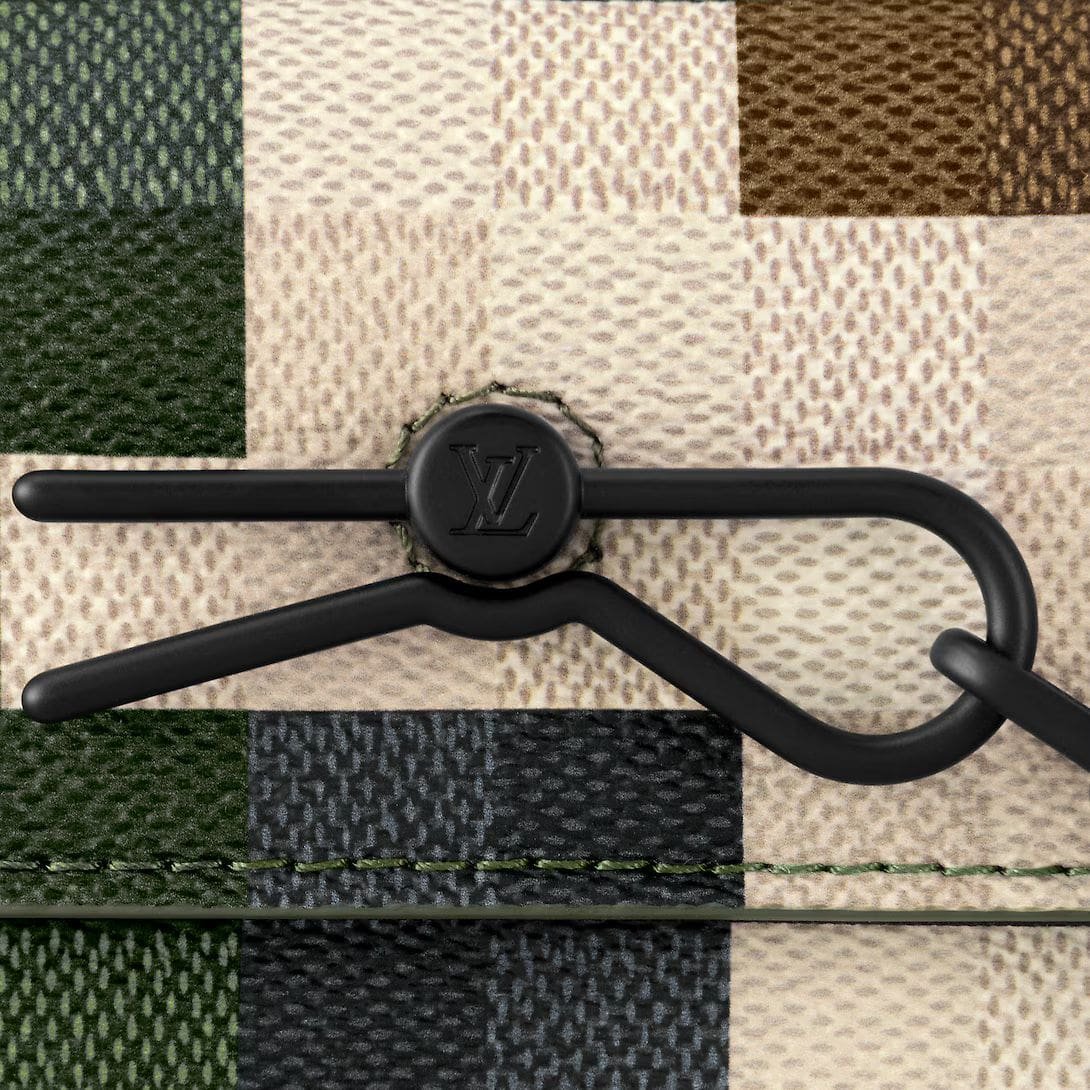 LOUIS VUITTON STEAMER WEARABLE WALLET - Image 4