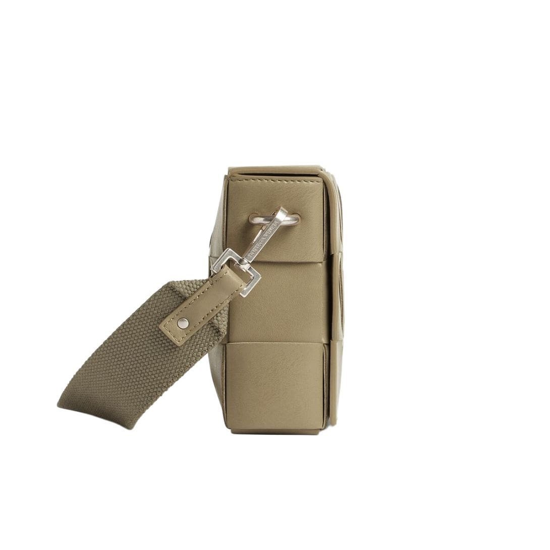 BOTTEGA VENETA CASSETTE WITH VERSATILE STRAP - Image 2