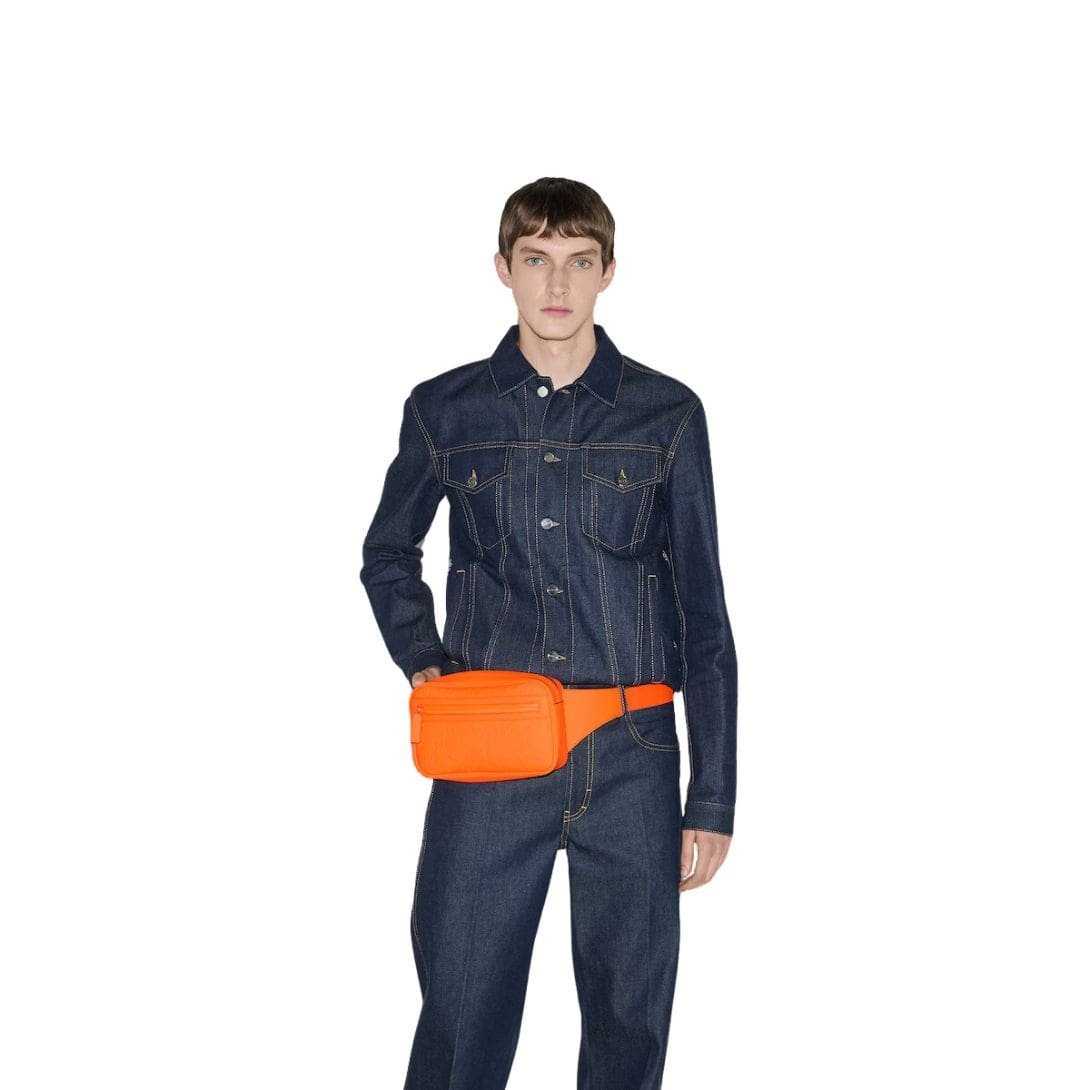 GUCCI GG RUBBER EFFECT BELT BAG - Image 4