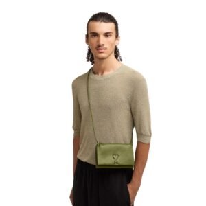 AMI VOULEZ VOUS WALLET STRAP IN OLIVE