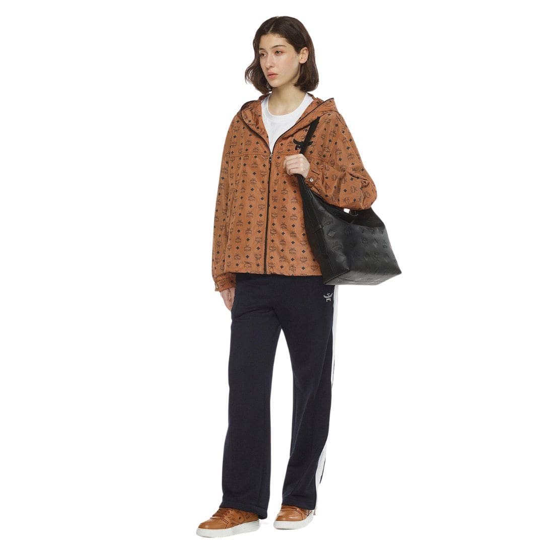 MCM LARGE AREN HOBO IN MAXI MONOGRAM LEATHER BLACK - Image 2