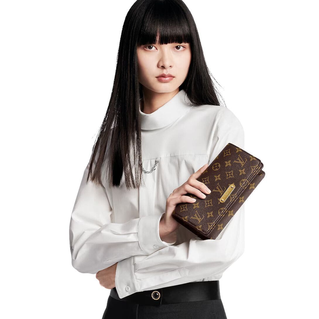 LOUIS VUITTON WALLET ON CHAIN LILY - Image 3