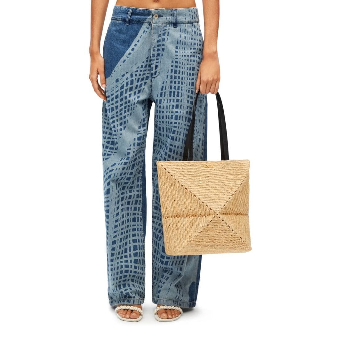 LOEWE PUZZLE FOLD TOTE BAG IN RAFFIA - Image 10