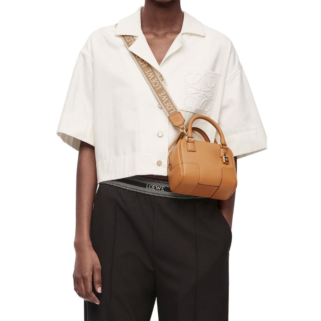 LOEWE AMAZONA 16 SQUARE BAG IN CALFSKIN NAPPA - Image 11