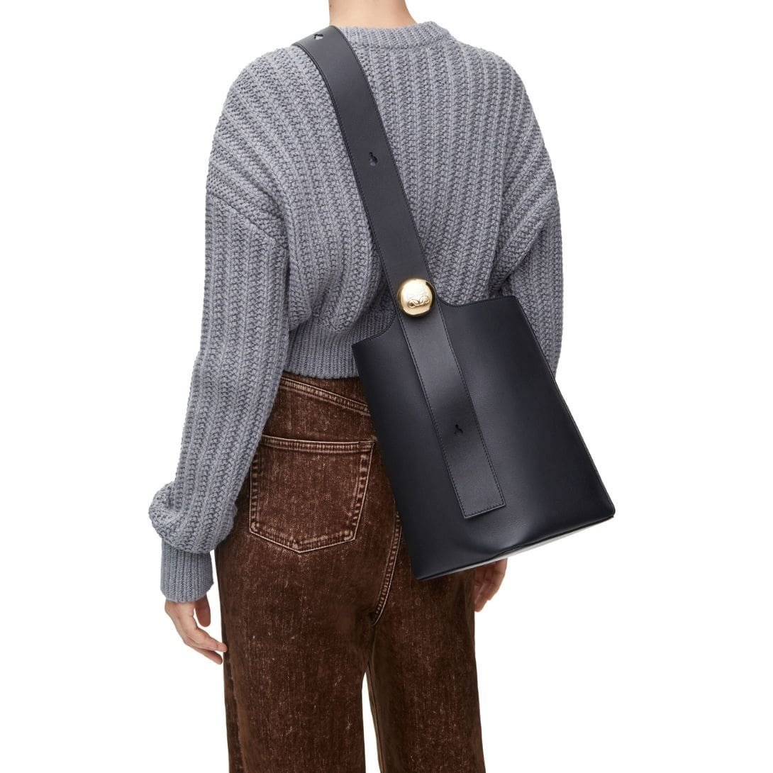 LOEWE MEDIUM PEBBLE BUCKET BAG IN SOFT CALFSKIN - Image 8