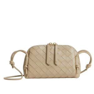 BOTTEGA VENETA WOMENS CONCERT POUCH IN ECRU