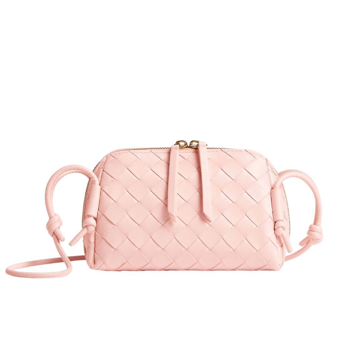 BOTTEGA VENETA WOMENS CONCERT POUCH IN SEASHELL