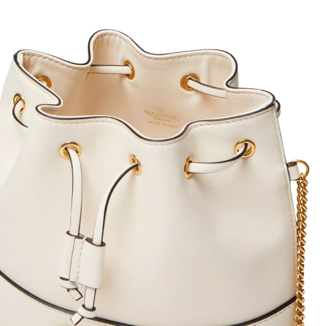 WOMAN VALENTINO GARAVANI VLOGO SIGNATURE LEATHER BUCKET BAG LIGHT IVORY