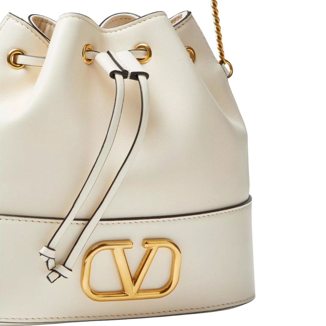 WOMAN VALENTINO GARAVANI VLOGO SIGNATURE LEATHER BUCKET BAG LIGHT IVORY