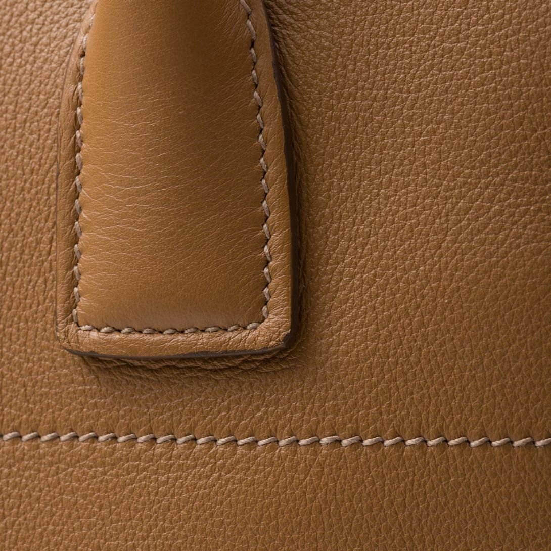 PRADA MEDIUM LOGO-STAMP LEATHER TOTE BAG WOMEN CARAMEL